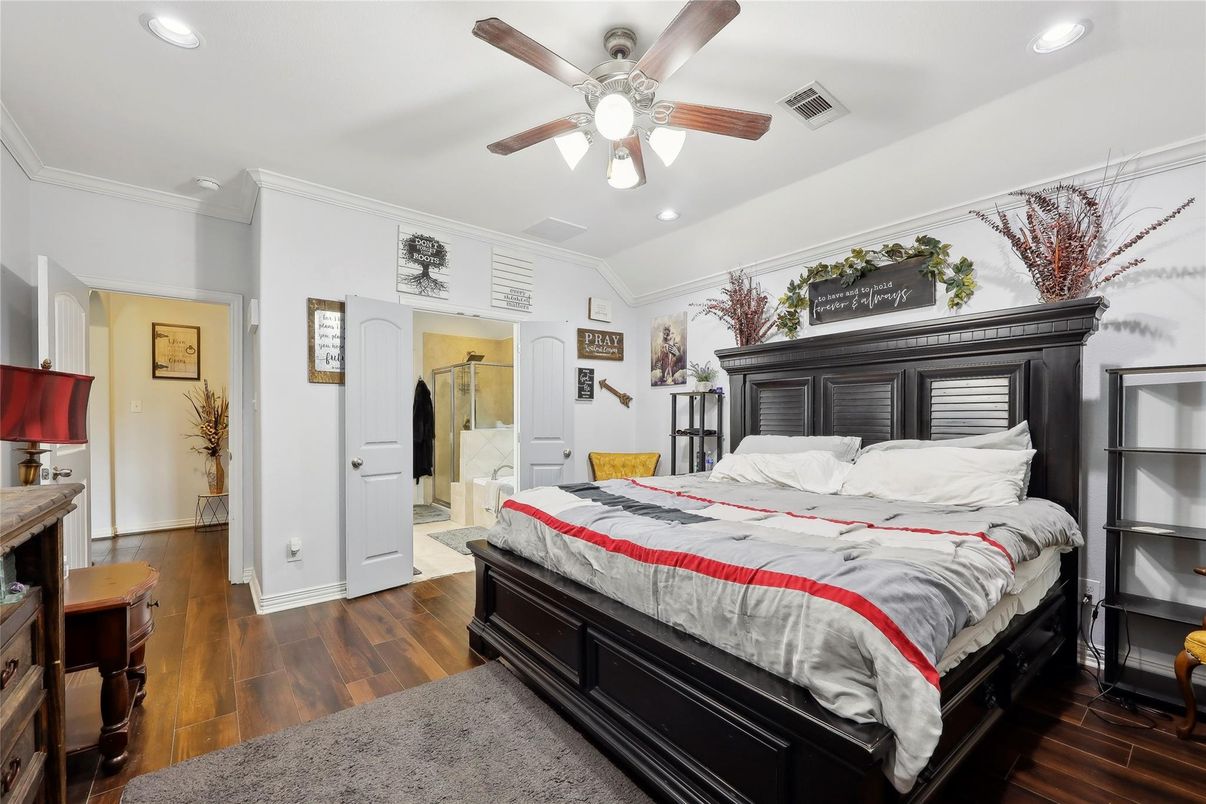 Bedroom, Interior, Recessed Lighting, Wood Texture Flooring