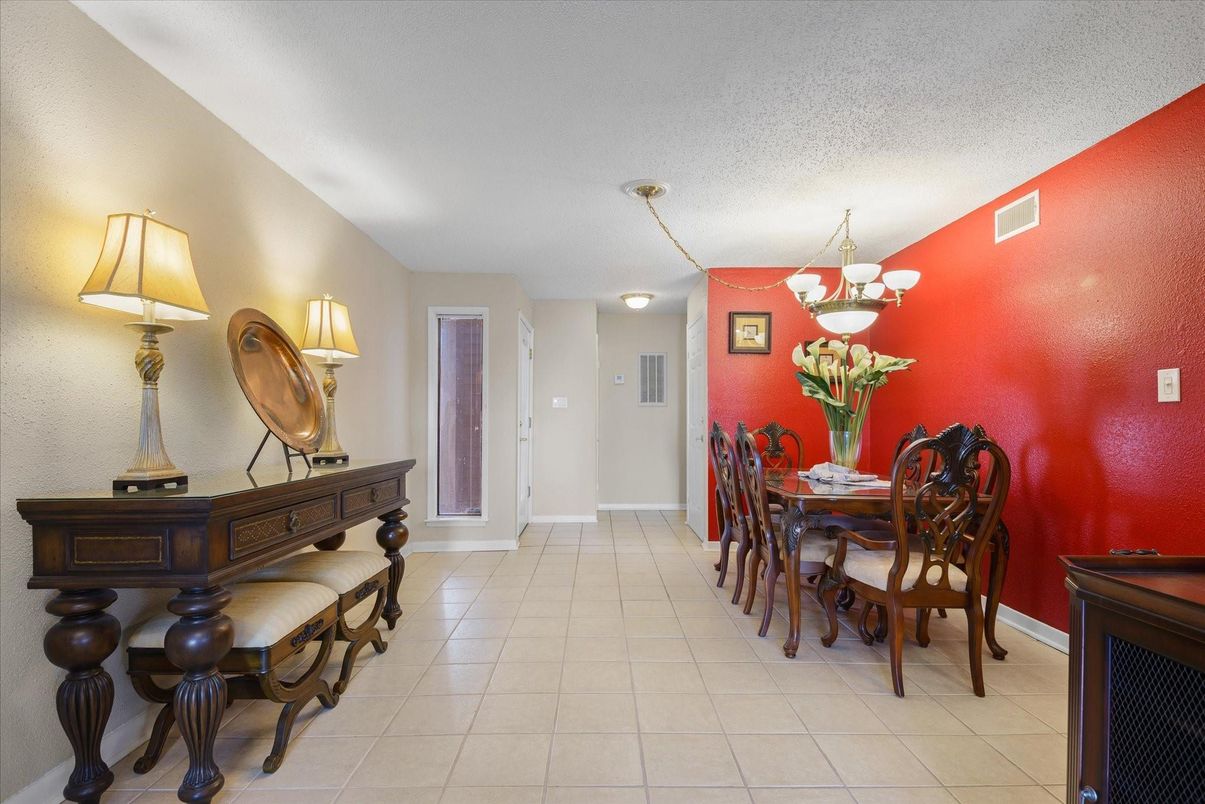 Chandelier, Dining room, Interior