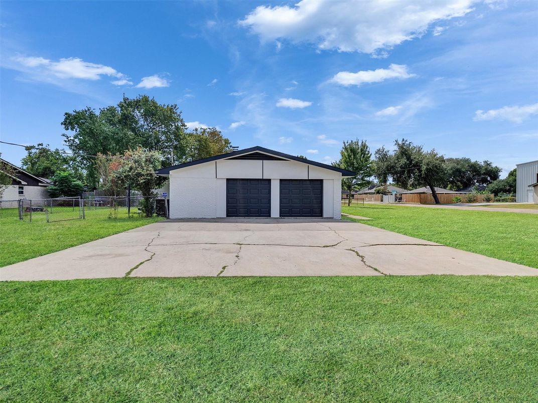 Backyard, Detached Garage, Exterior