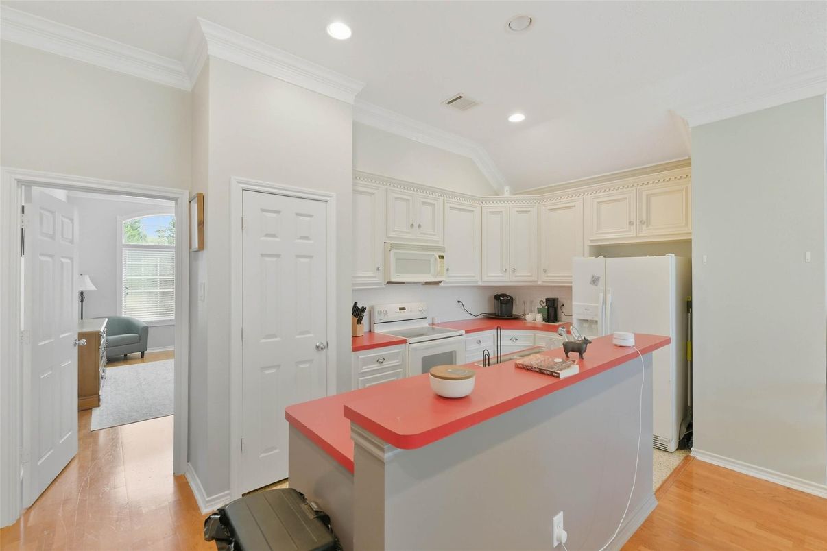 Interior, Kitchen, Recessed Lighting, Wood Texture Flooring