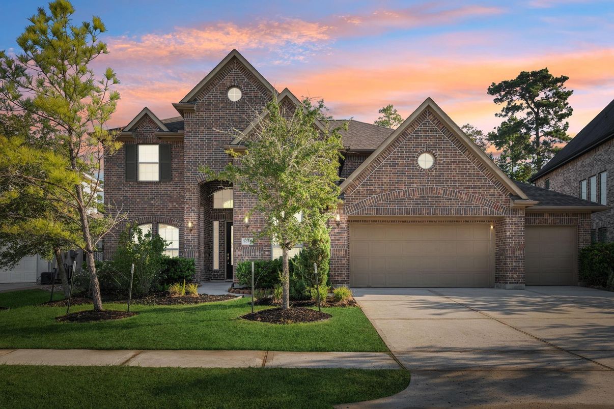 Attached, Exterior, Facade, Brick Facade, Brick Traditional