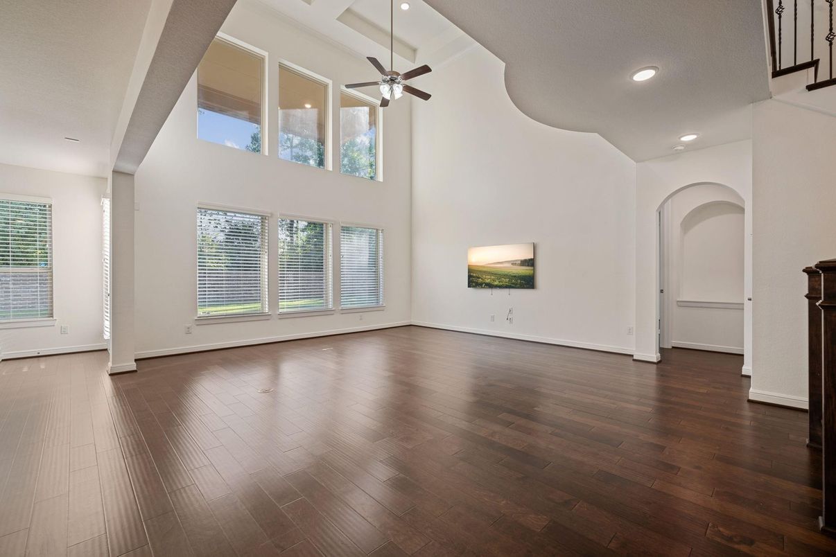 Empty room, Interior, Recessed Lighting, Wood Texture Flooring