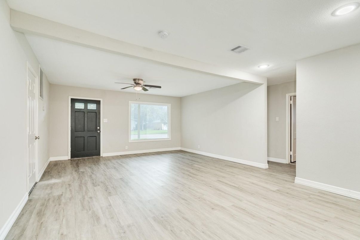 Empty room, Interior, Recessed Lighting, Wood Texture Flooring