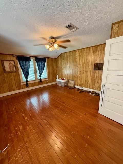 Empty room, Interior, Wood Texture Flooring, Wooden Walls