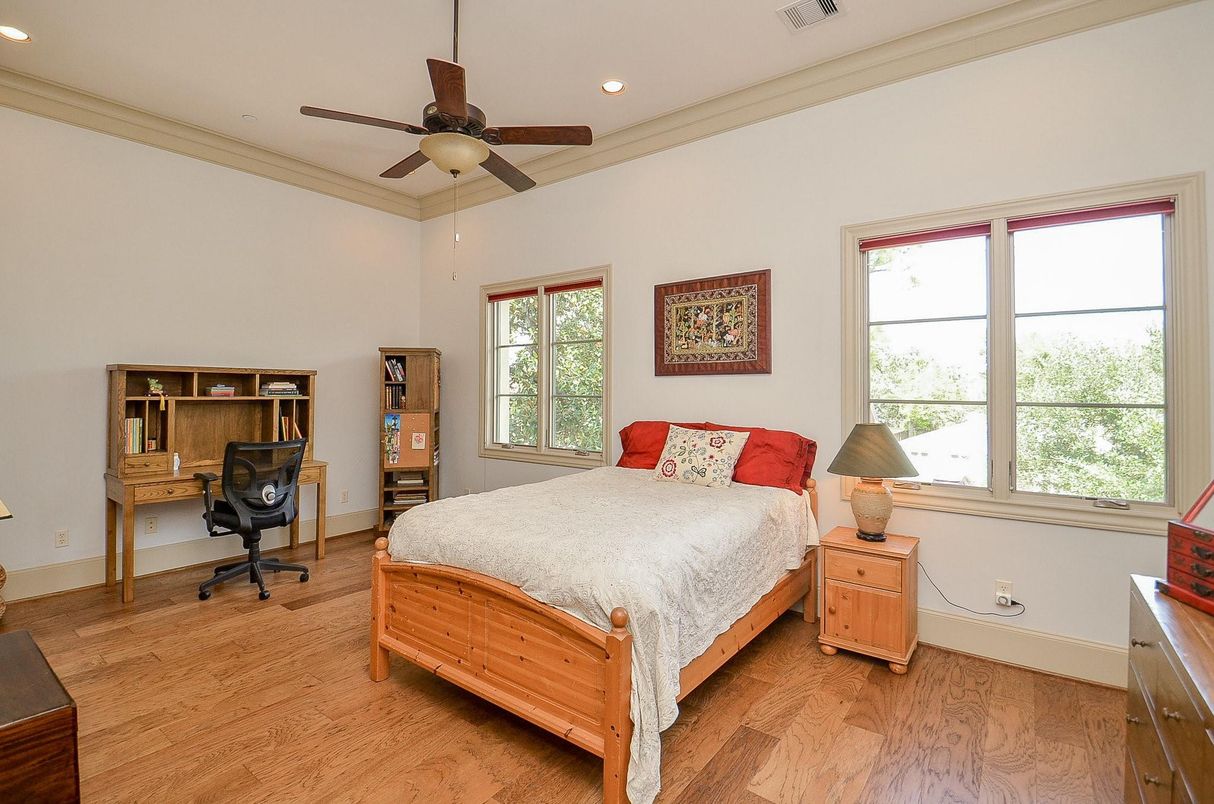 Bedroom, Home Office, Interior, Recessed Lighting, Wood Texture Flooring