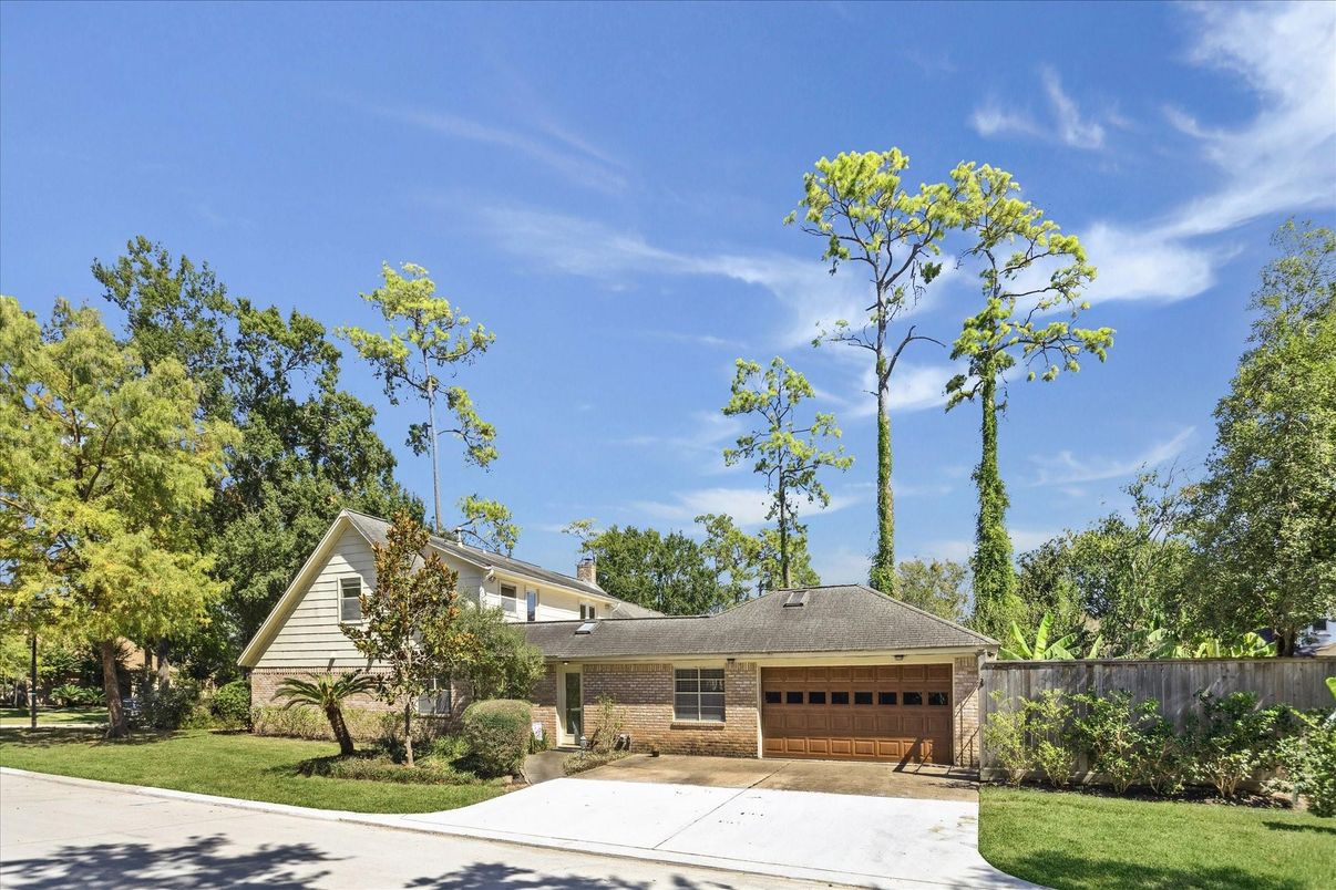 Backyard, Detached Garage, Exterior