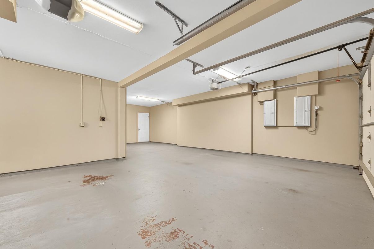 Garage, Interior