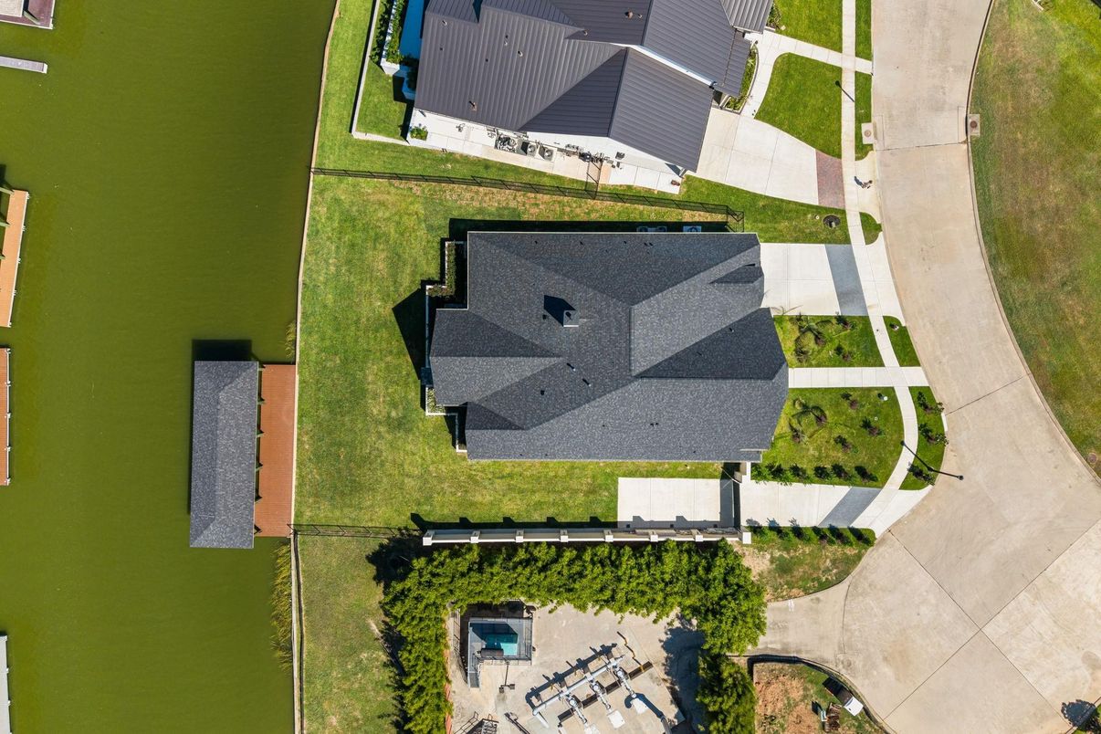 Exterior, Drone