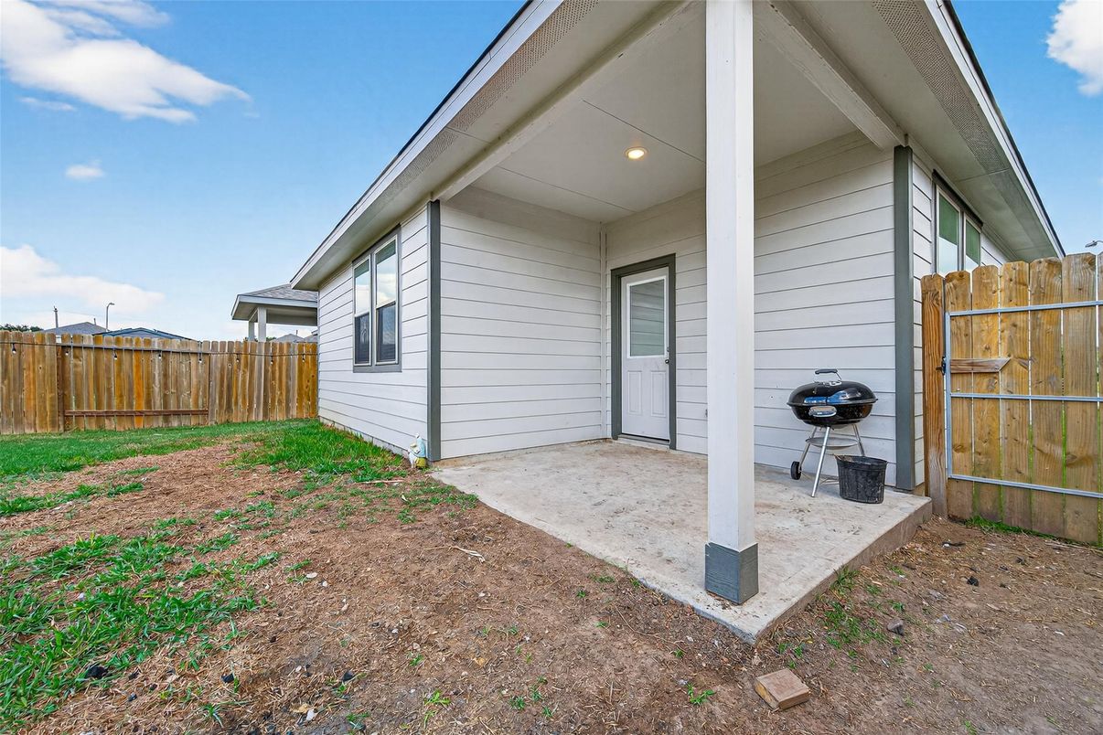 Backyard, Exterior