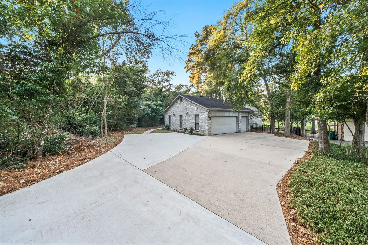 Backyard, Detached Garage, Exterior