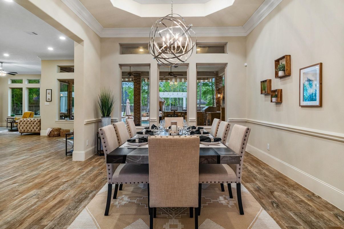 Chandelier, Dining room, Interior, Recessed Lighting, Wood Texture Flooring