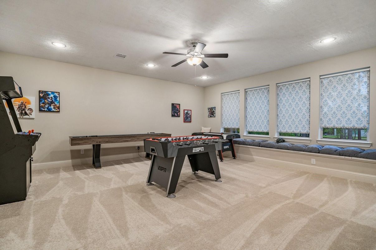Game Room, Interior, Recessed Lighting