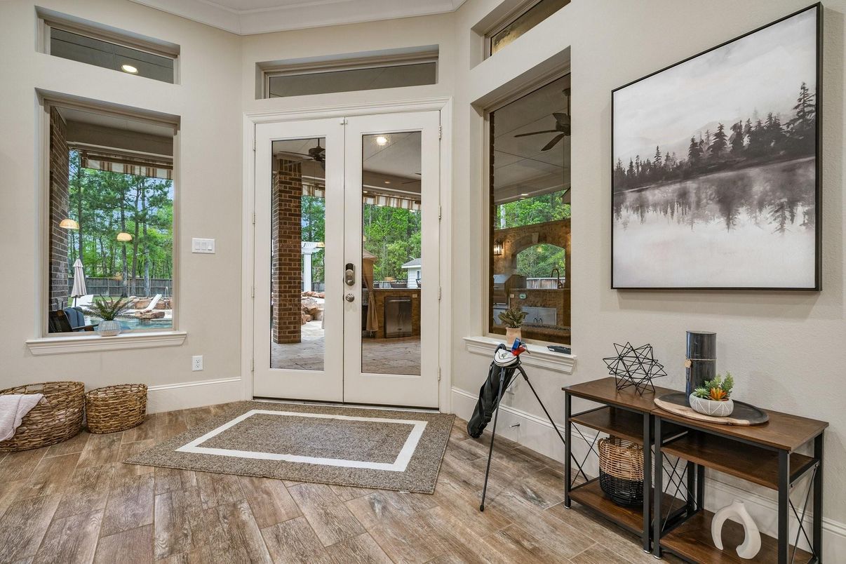 Interior, Recessed Lighting, Wood Texture Flooring