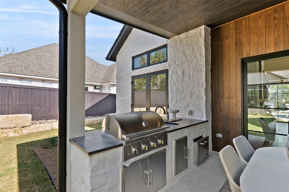 Exterior, Outdoor Kitchen