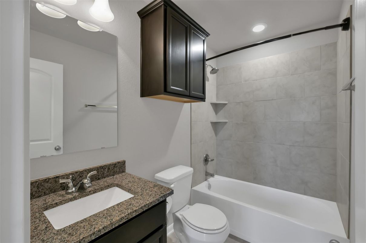 Bathroom, Interior, Recessed Lighting