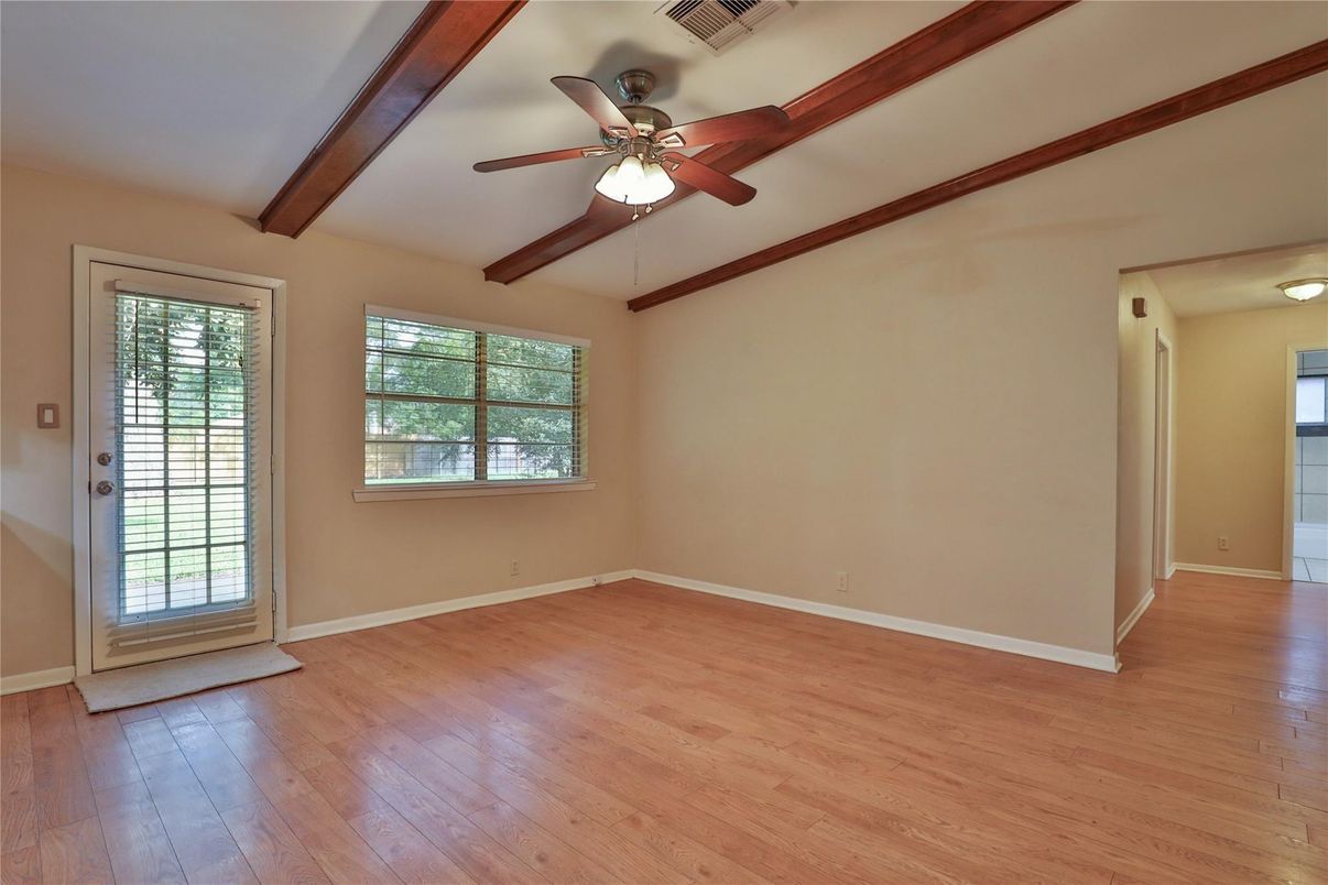 Empty room, Interior, Wooden Beams, Wood Texture Flooring