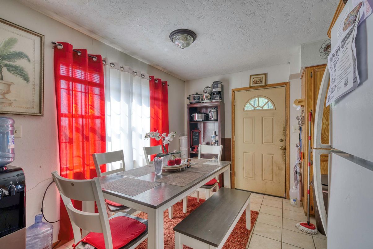 Dining room, Interior
