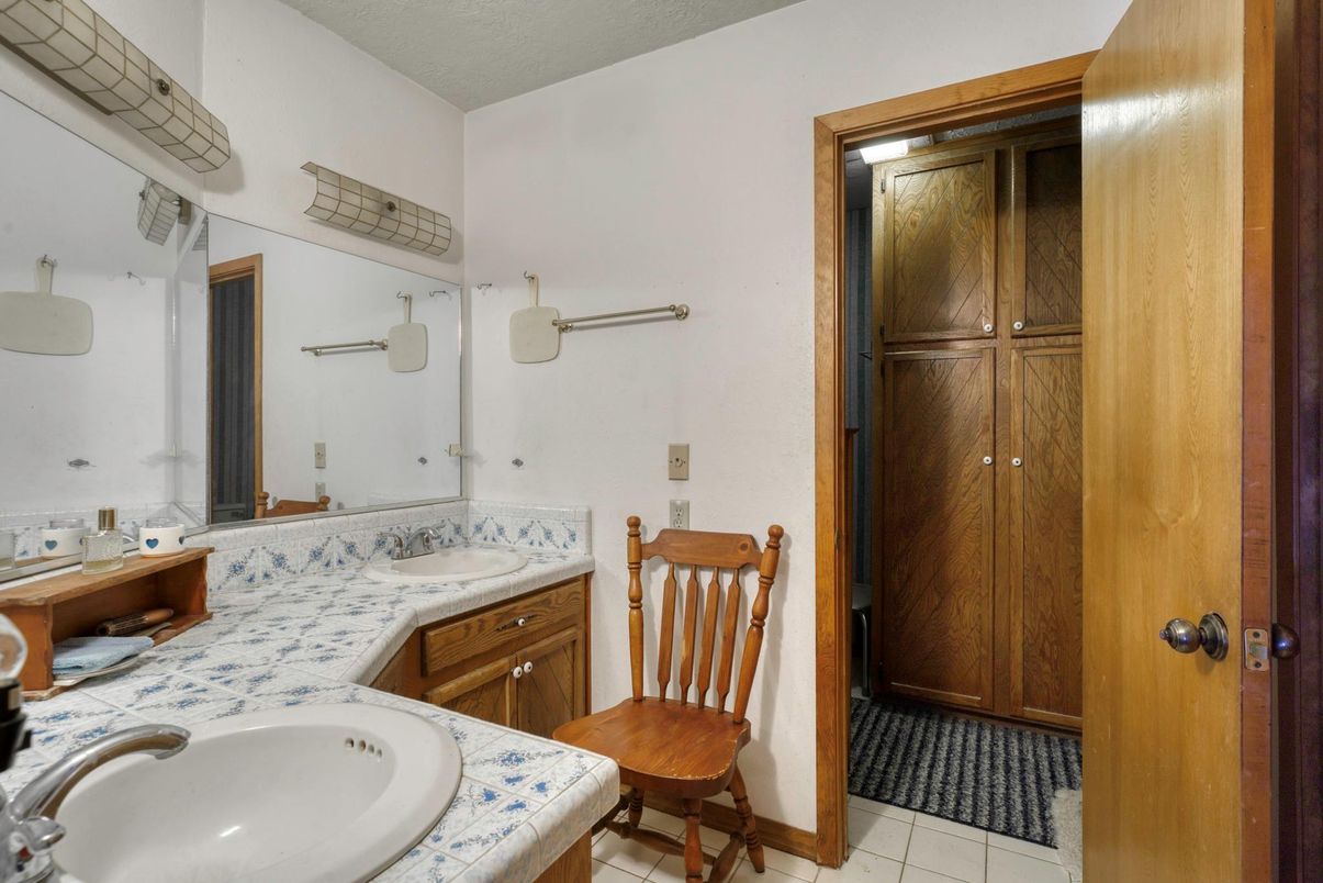 Bathroom, Dual Sink Vanities, Interior, Tile Countertops