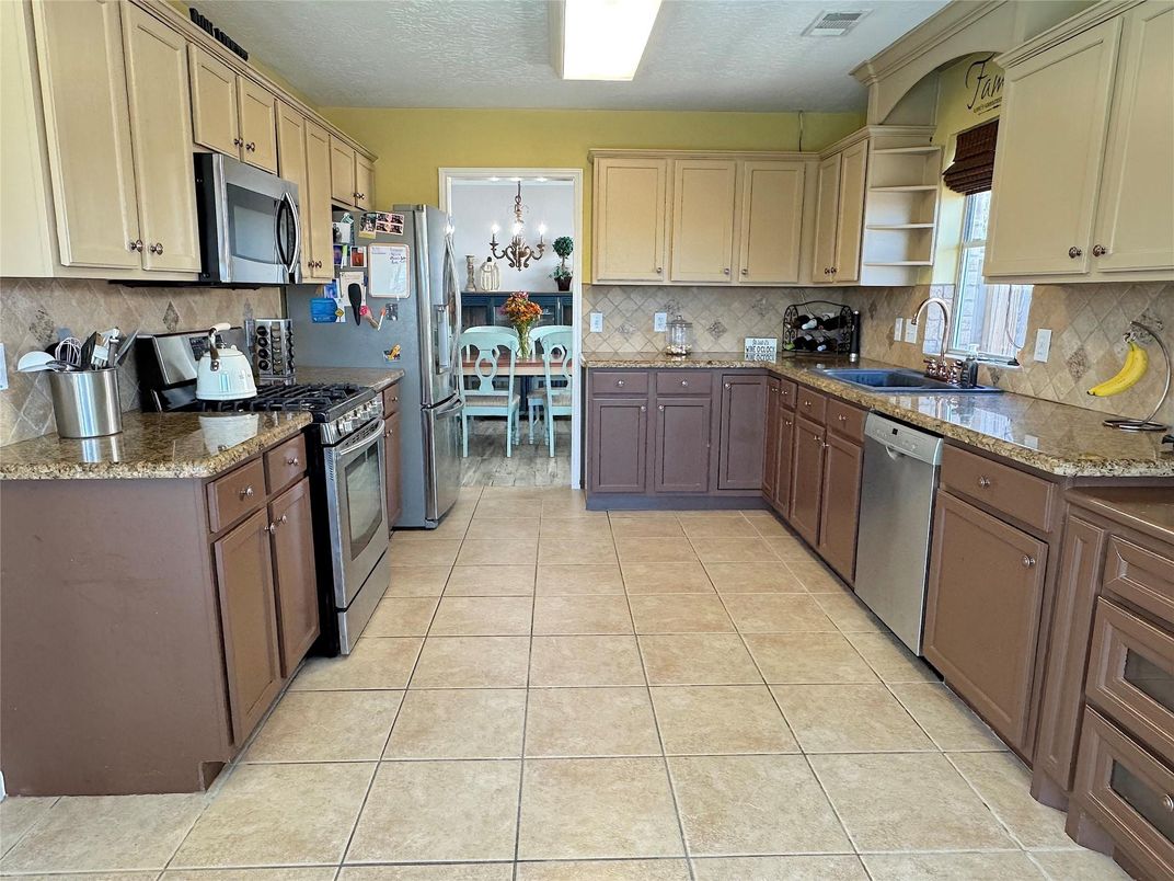 Dining room, Interior, Kitchen, Stainless Steel Appliances