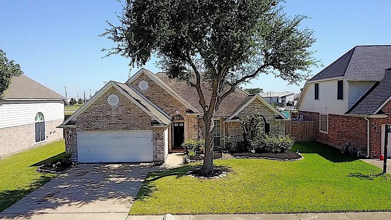 Attached, Exterior, Facade, Brick Facade, Brick Traditional