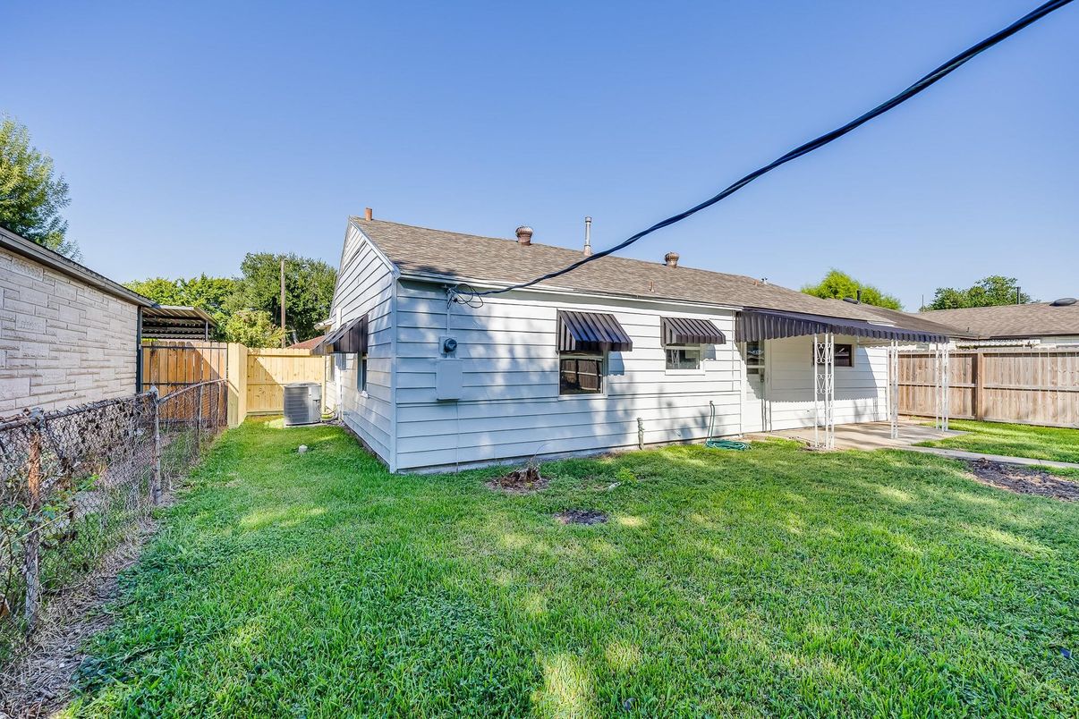 Backyard, Exterior