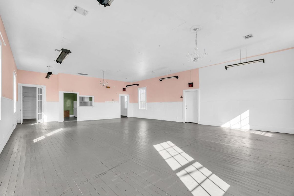 Empty room, Interior, Pendant Lights, Wood Texture Flooring