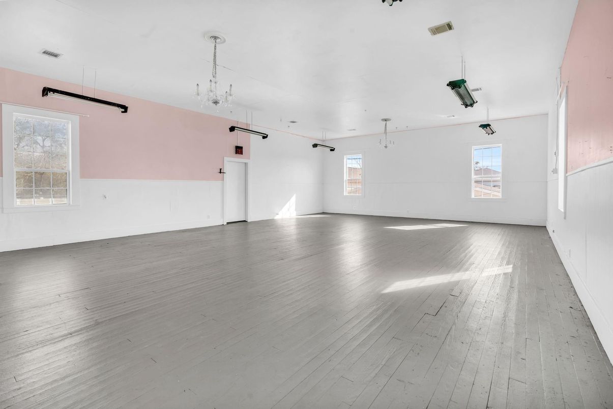 Chandelier, Empty room, Interior, Wood Texture Flooring