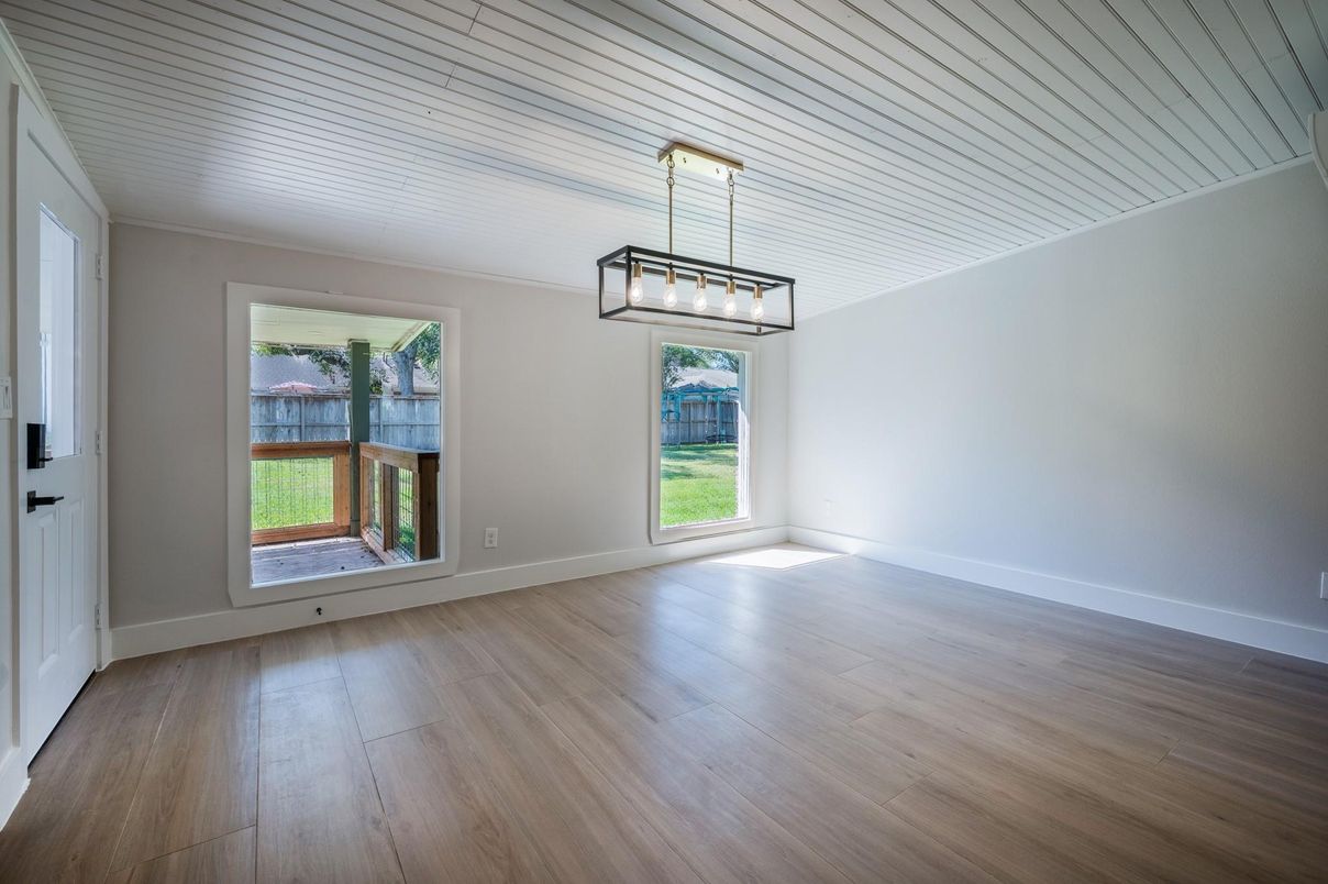 Empty room, Interior, Pendant Lights, Wood Texture Flooring