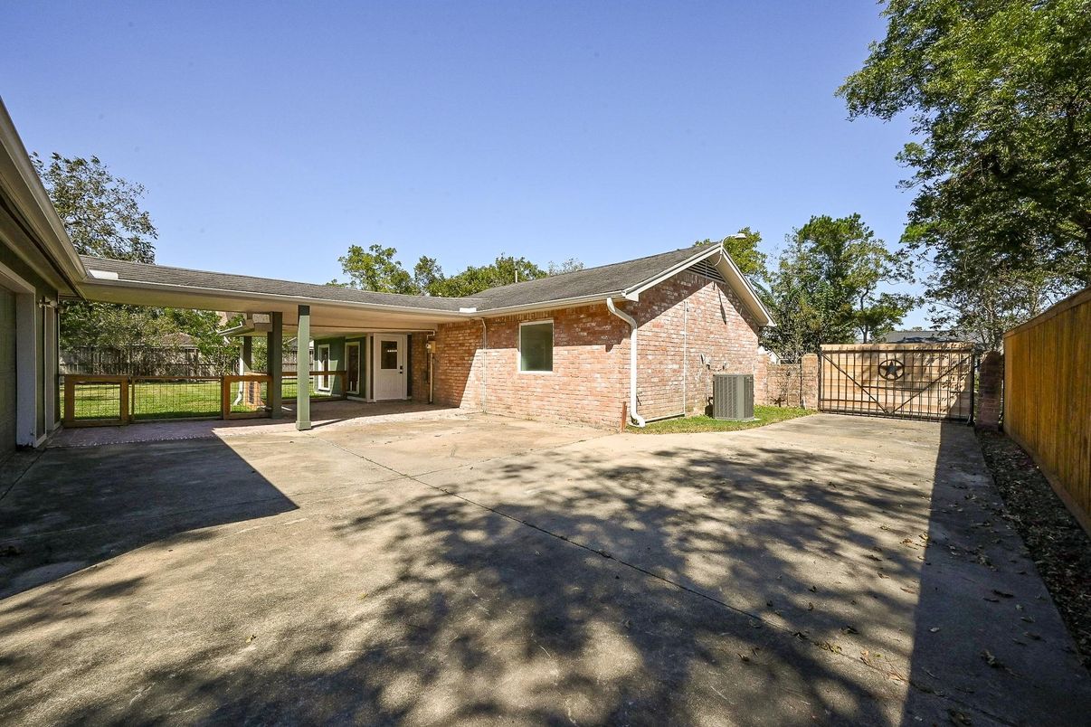 Backyard, Exterior