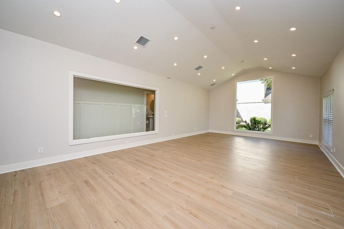 Empty room, Interior, Recessed Lighting, Wood Texture Flooring