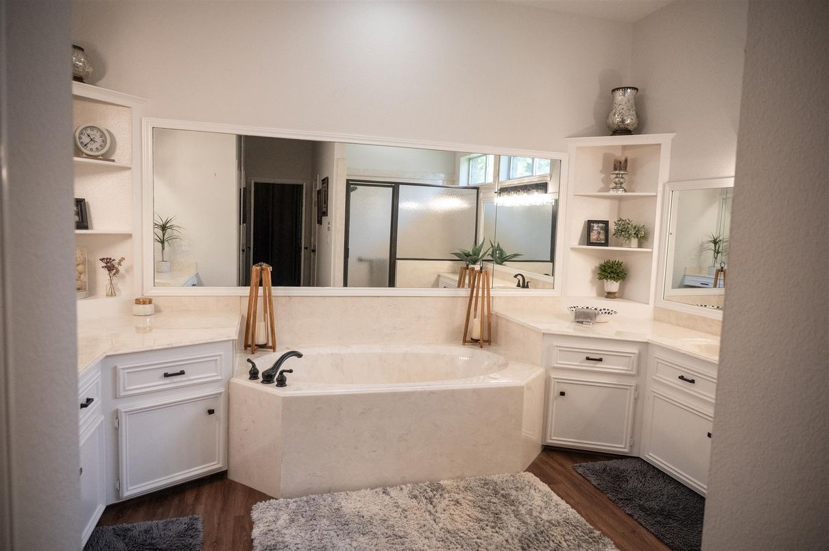 Bathroom, Dual Sink Vanities, Interior, Wood Texture Flooring