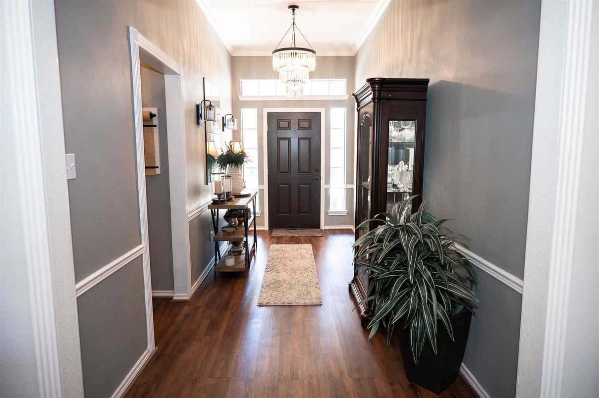 Chandelier, Interior, Wood Texture Flooring