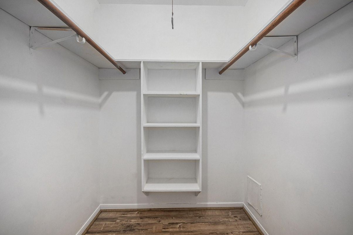 Interior, Walk-in Closets, Wood Texture Flooring