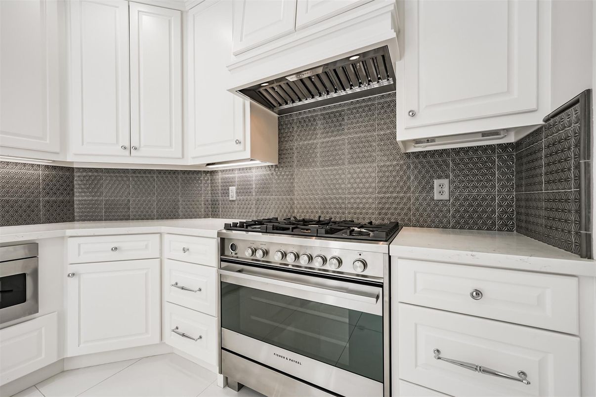 Interior, Kitchen, Stainless Steel Appliances