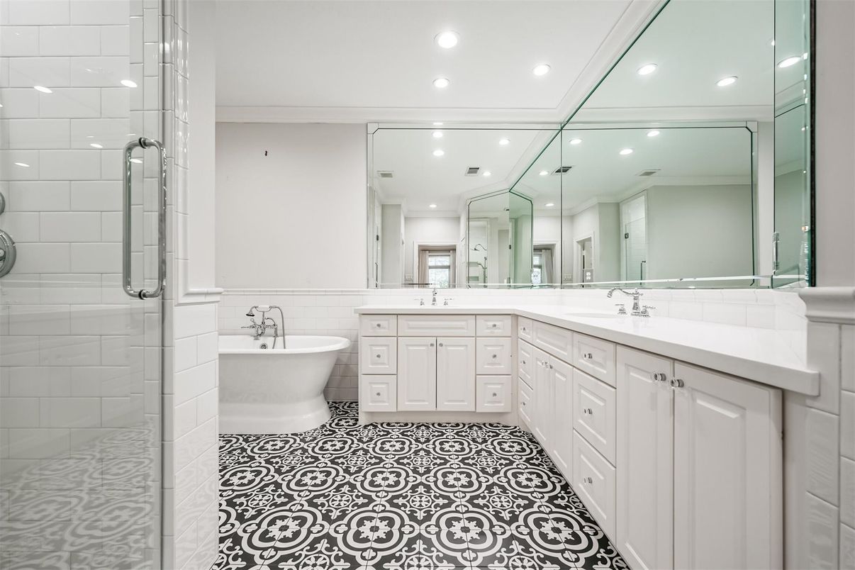Bathroom, Dual Sink Vanities, Free Standing Baths, Glass Shower, Interior, Recessed Lighting
