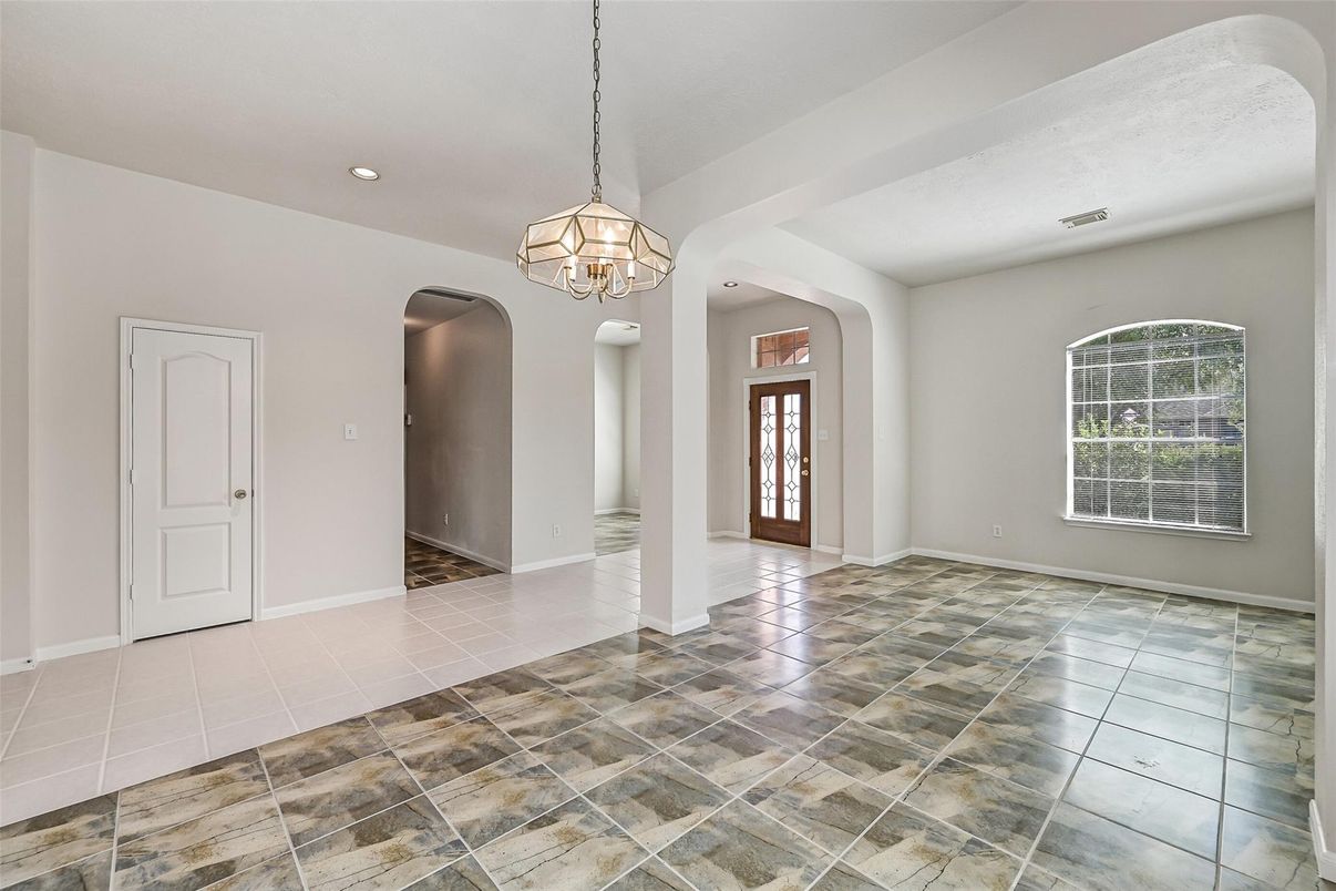 Empty room, Interior, Pendant Lights, Recessed Lighting