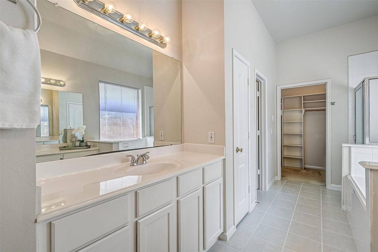 Bathroom, Dual Sink Vanities, Interior, Walk-in Closets