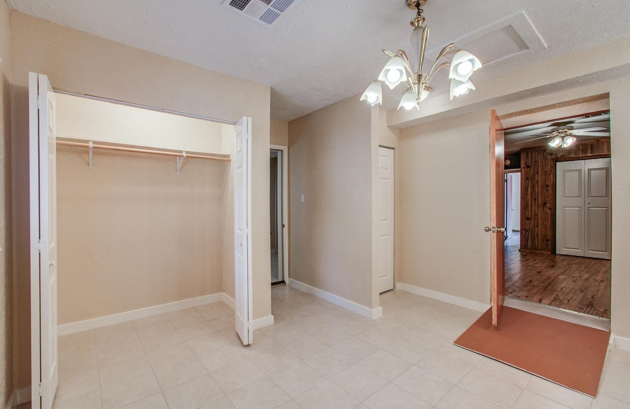 Chandelier, Interior, Wood Texture Flooring