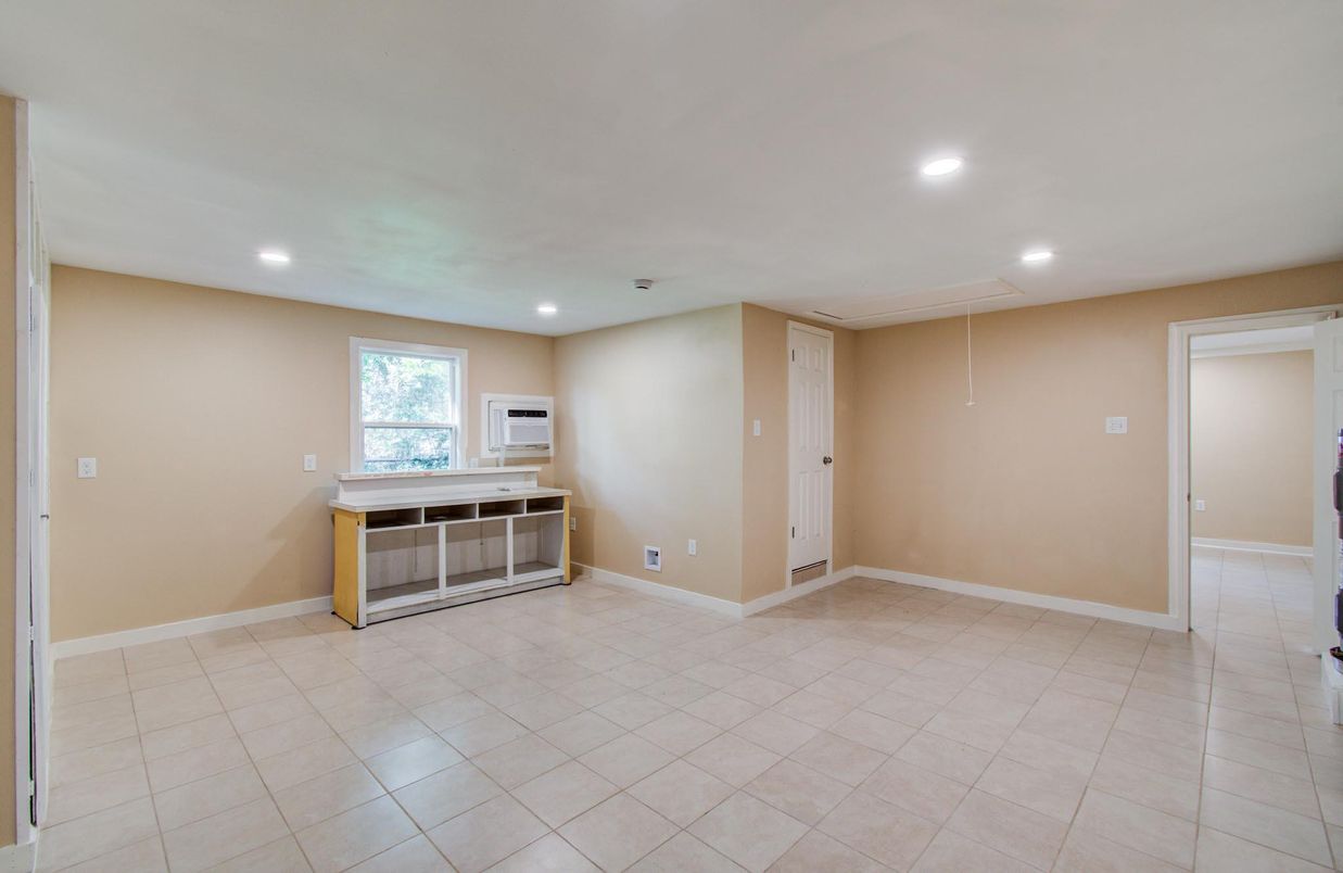 Empty room, Interior, Kitchen, Recessed Lighting