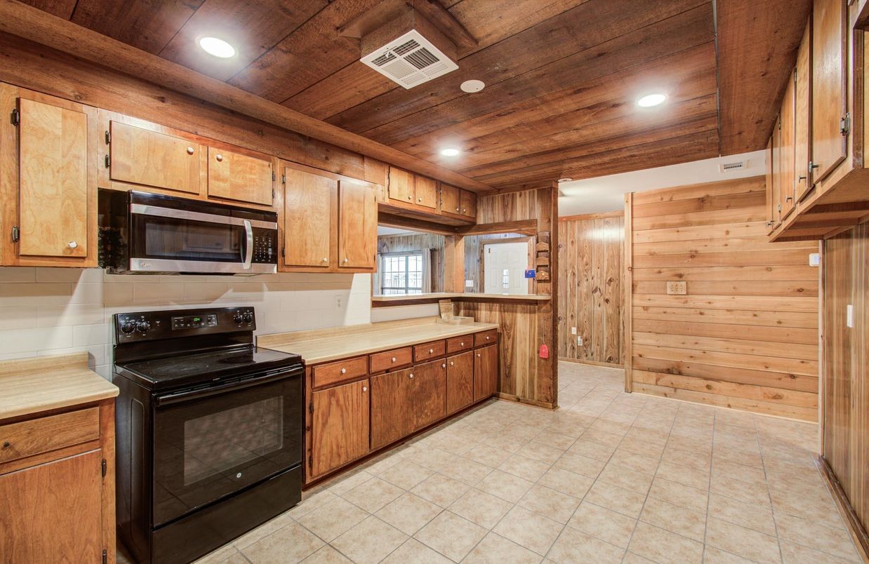 Interior, Kitchen, Recessed Lighting, Wooden Ceilings, Wooden Walls