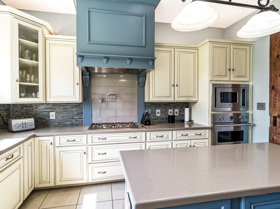 Interior, Kitchen, Pendant Lights, Stainless Steel Appliances