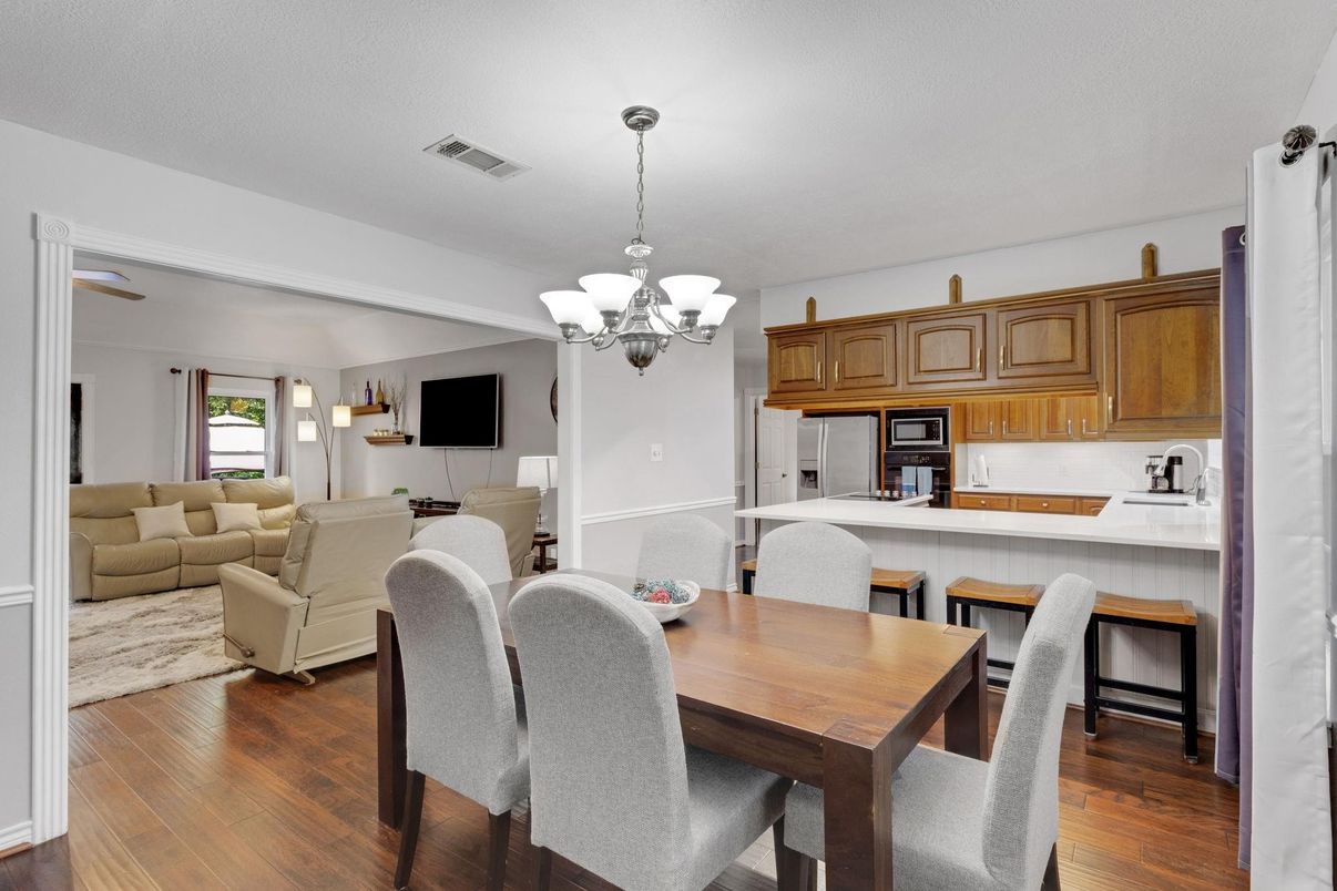 Chandelier, Dining room, Interior, Kitchen, Living room, Wood Texture Flooring