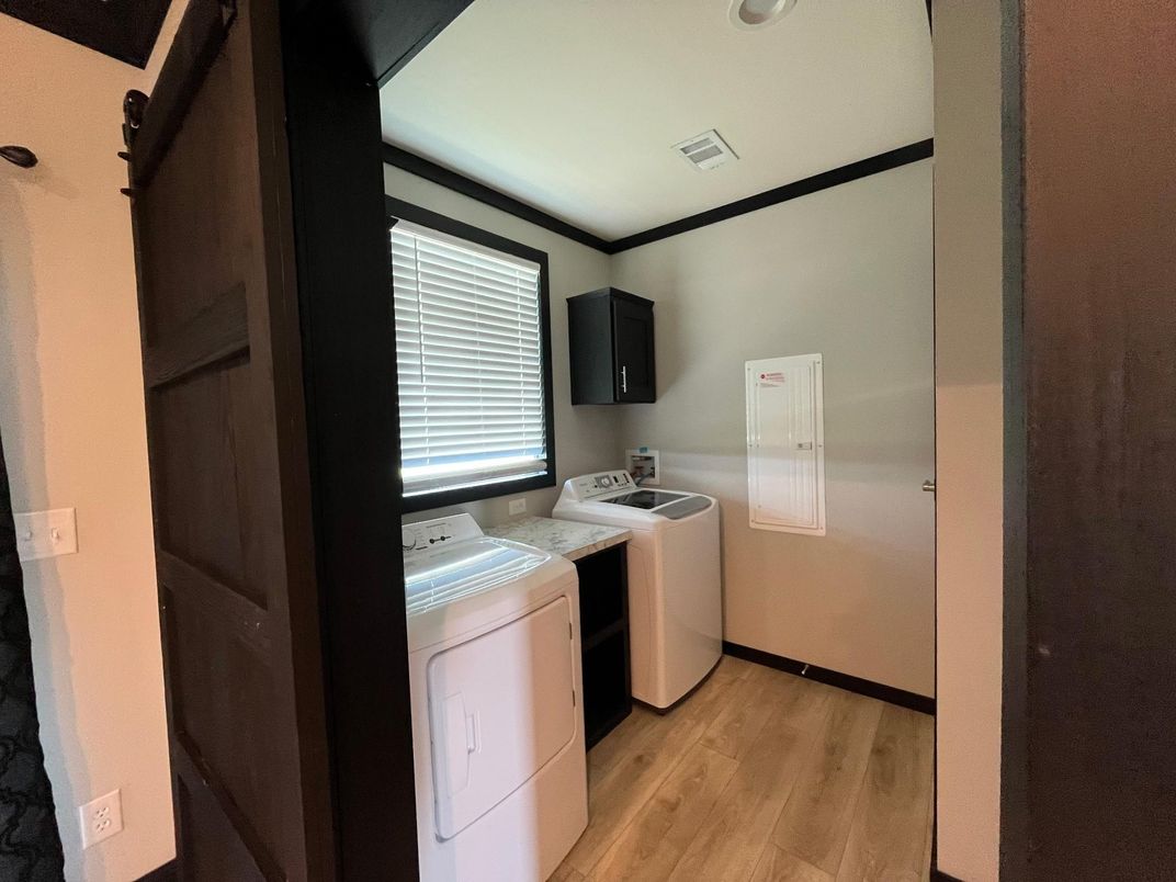 Interior, Washer, Wood Texture Flooring