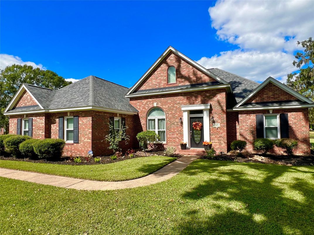 Exterior, Facade, Brick Facade, Brick Traditional