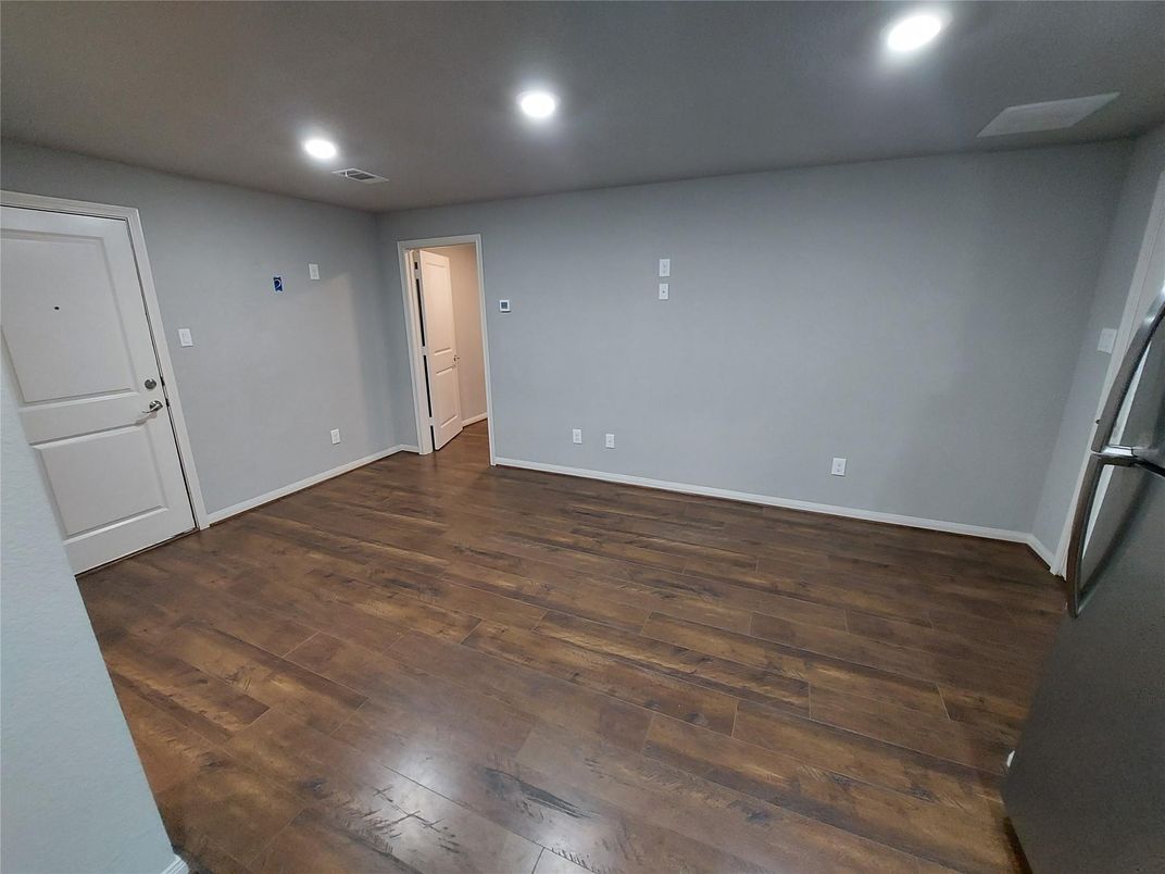 Empty room, Interior, Recessed Lighting, Wood Texture Flooring