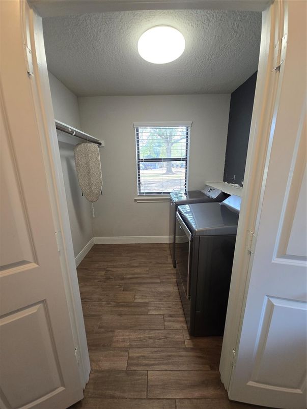 Interior, Washer, Wood Texture Flooring