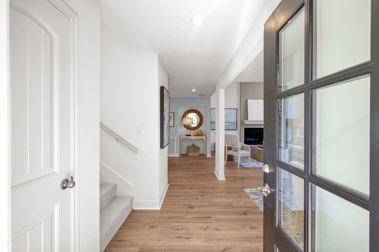 Interior, Recessed Lighting, Wood Texture Flooring