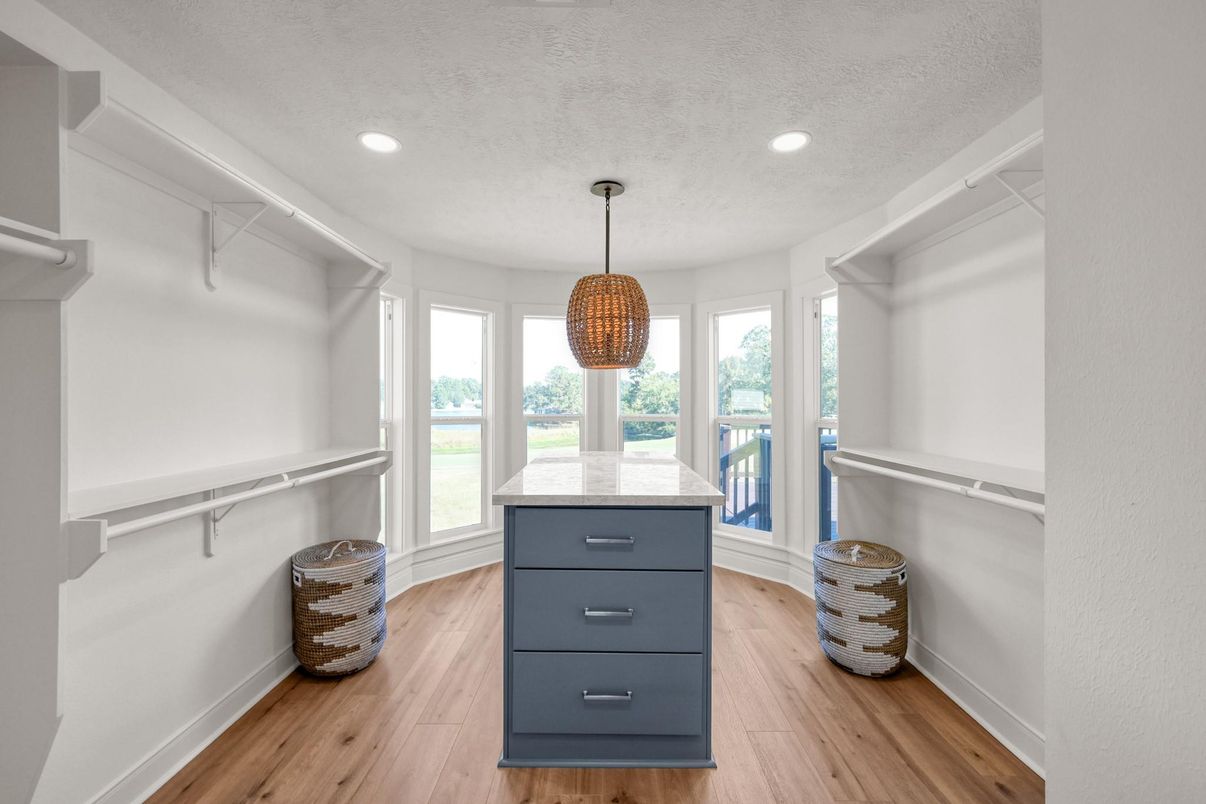 Interior, Pendant Lights, Recessed Lighting, Wood Texture Flooring