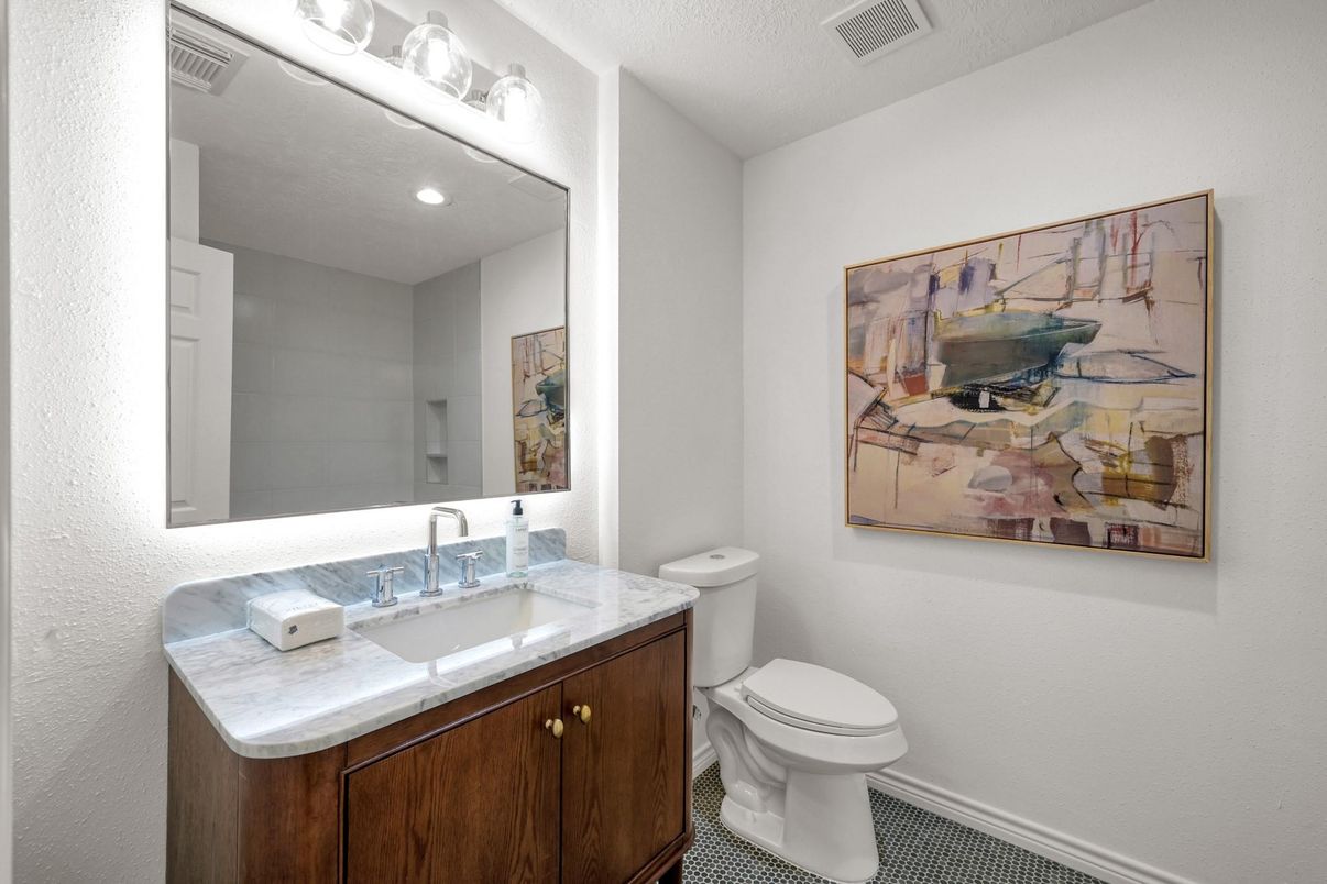 Bathroom, Interior, Recessed Lighting