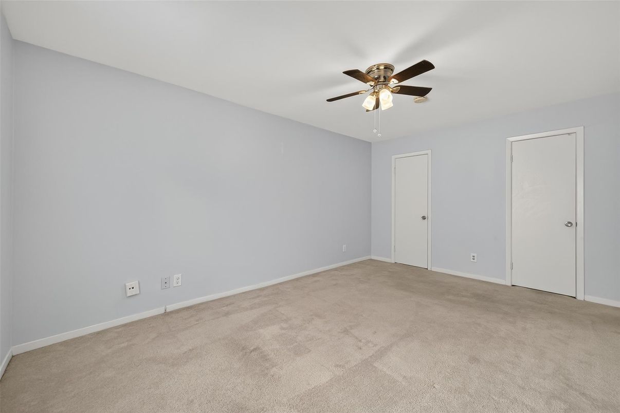 Empty room, Interior